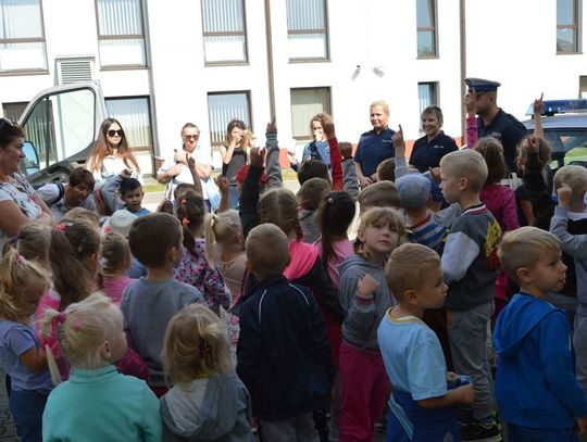 Tomaszów Lubelski: Mali goście w komendzie. Przyjechała wycieczka z Michalowa