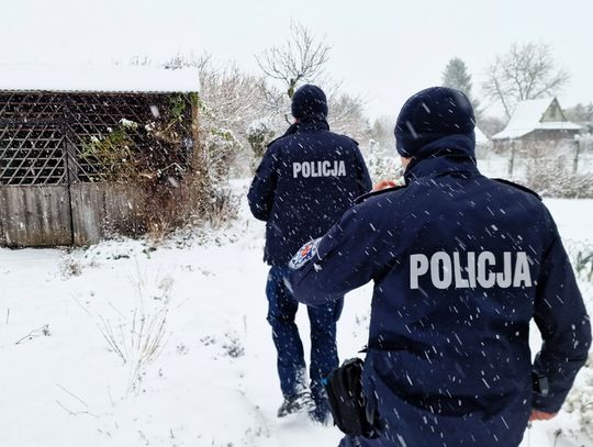 Tomaszów Lubelski: Miej na uwadze: jeden telefon może uratować życie Niskie temperatury to śmiertelne zagrożenie. Twoja czujność może uratować życie.