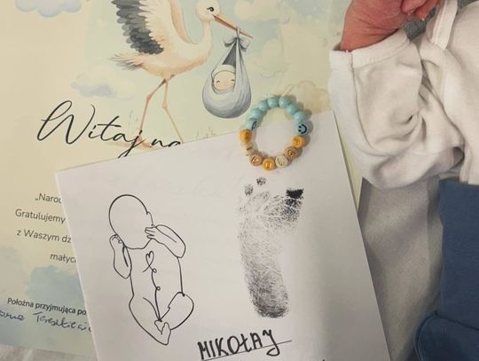 Tomaszów Lubelski: Połowa porodów w szpitalu powiatowym to „cesarki”. Kobiety boją się bólu Położne z tomaszowskiego szpitala dzielą się dobrymi nowinami o powitaniu na świecie maleństwa w mediach społecznościowych. Każdy bobas dostaje od nich w prezencie bransoletkę ze swoim imieniem, a rodzice certyfikat. To miła pamiątka. Fot. Rodzę w TL