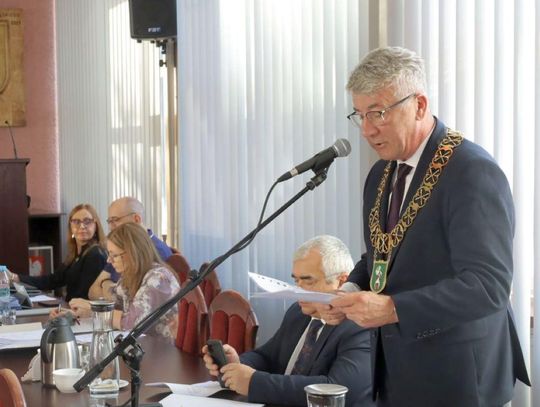 – Wojewoda lubelski swoją decyzją i podpisanymi umowami skierował do naszego miasta kwotę ponad 1 315 000 zł – mówił na ostatniej sesji Rady Miasta burmistrz Tomaszowa Lubelskiego.