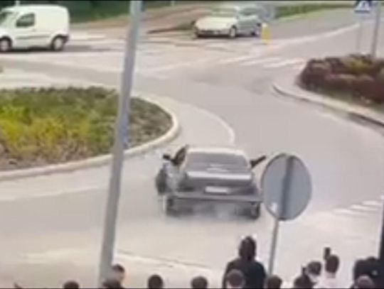 Tomaszów Lubelski: Szaleńczy drifting maturzystów na rondzie! 19-latka zebrała aż 23 punkty karne [FILM]
