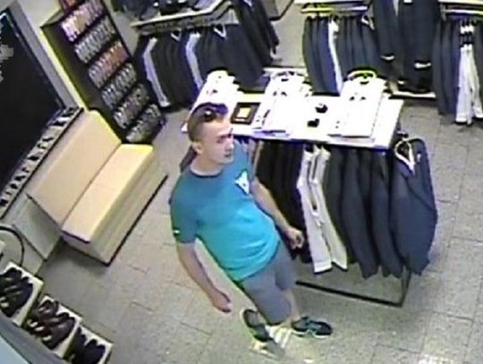 Tomaszów Lubelski: Ten mężczyzna ukradł portfel w sklepie (WIDEO)