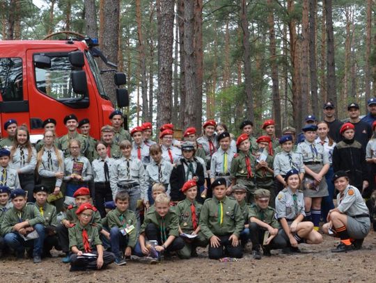 Tomaszowscy policjanci odwiedzają dzieci na obozach i półkoloniach (ZDJĘCIA)