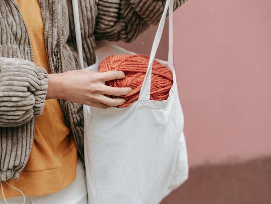 Torby bawełniane: Ekologiczny wybór i praktyczny niezbędnik w codziennym życiu