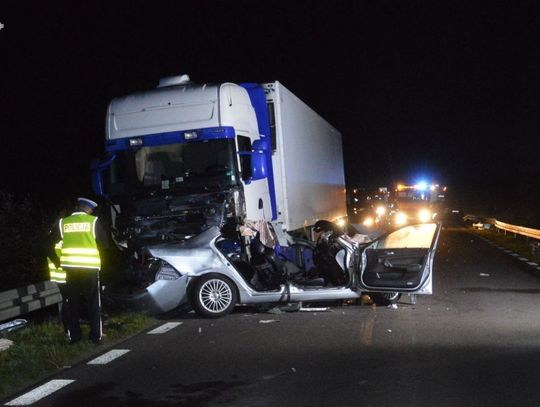 Tragedia pod Biłgorajem. Tir zmiażdżył hondę. Dwoje młodych ludzi nie żyje