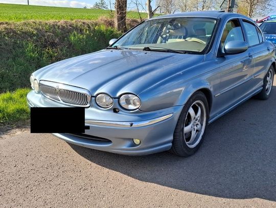 61-latkowi z gminy Trzeszczany za jazdę Jaguarem w stanie nietrzeźwości, złamanie sądowego zakazu oraz niezatrzymanie się do kontroli grozi surowa kara więzienia.