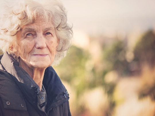 Obniżanie punktów niesamodzielności seniorom po ukończeniu 75 lat jest dyskryminacją ze względu na wiek i narusza prawo – zawyrokował sąd.