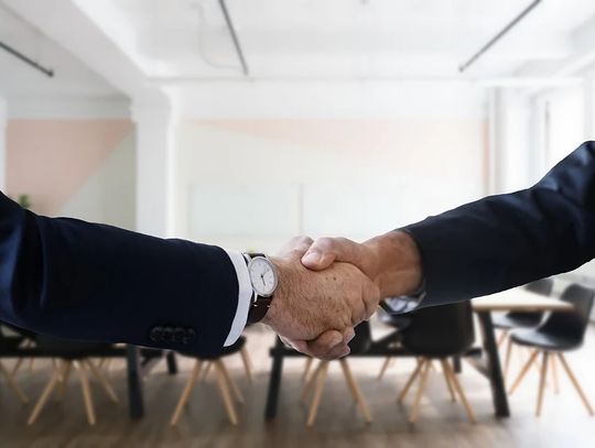 U kogo zamówić meble z metalu, by zyskać profesjonalne wyposażenie biurowe?