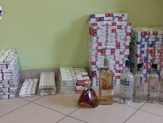 Ukrainiec wpadł z nielegalnymi papierosami i alkoholem