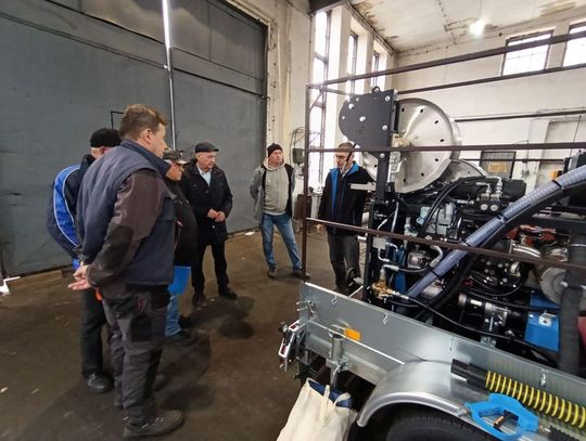 Ulhówek: Pochwalili się nowym sprzętem do czyszczenia kanalizacji