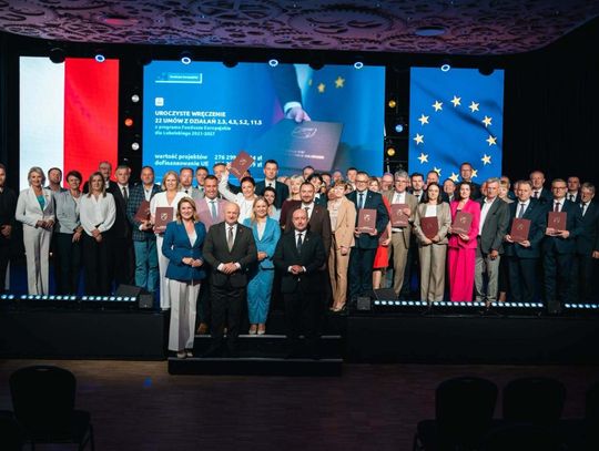 Podczas uroczystości w Lubelskim Centrum Konferencyjnym podpisano 22 umowy o dofinansowanie projektów o łącznej wartości ponad 276 mln zł, z czego przeszło 192 mln zł pochodzi z Funduszy Europejskich.