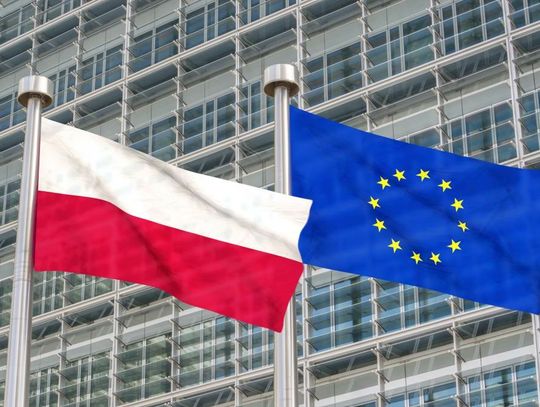 Polska jest członkiem Unii Europejskiej od 1 maja 2004 r. na mocy Traktatu Akcesyjnego.