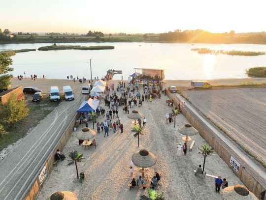 Uroczyste podsumowanie inwestycji – plaża w stylu hawajskim w Kulikowie