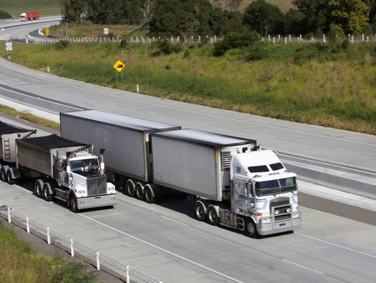 Za duża prędkość i jazda pod wpływem – to wciąż jedne z najczęstszych przyczyn wypadków. MSWiA ma pomysł, co z tym zrobić.