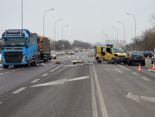 UWAGA!!! Wypadek na obwodnicy Zamościa. Droga na Lublin jest nieprzejezdna (AKTUALIZACJA, ZDJĘCIE)