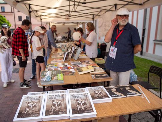 V Giełda Książki Regionalnej w Zamościu. Spotkania z autorami, regionalne publikacje i muzyka na żywo