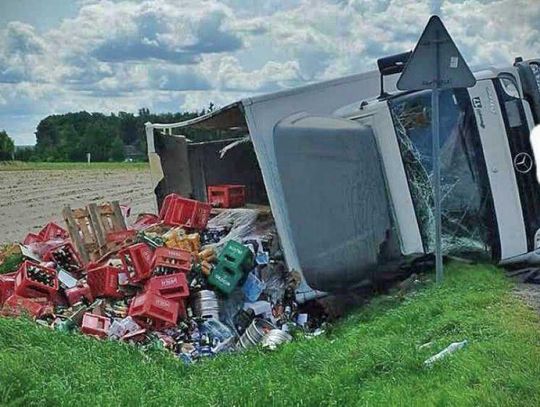 W wyniku kolizji w Alojzowie straty wyniosły ponad 200 tys. zł, a kierowca ciężarówki został ukarany mandatem w wysokości 1,1 tys zł oraz 10 punktami karnymi.