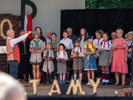 W godzinę „W” w Tomaszowie Lubelskim. Mieszkańcy oddali hołd powstańcom Warszawy [ZDJĘCIA]