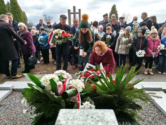 W Kałuszynie (powiat miński) na Mazowszu odbyły się 3 marca uroczystości upamiętniające 83. rocznicę przyjęcia dzieci z Zamojszczyzny przez mieszkańców tej miejscowości.
