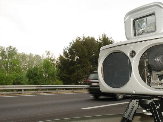 Według danych Centrum Automatycznego Nadzoru nad Ruchem Drogowym (CANARD) na polskich drogach działa obecnie 471 fotoradarów oraz 70 systemów odcinkowego pomiaru prędkości.