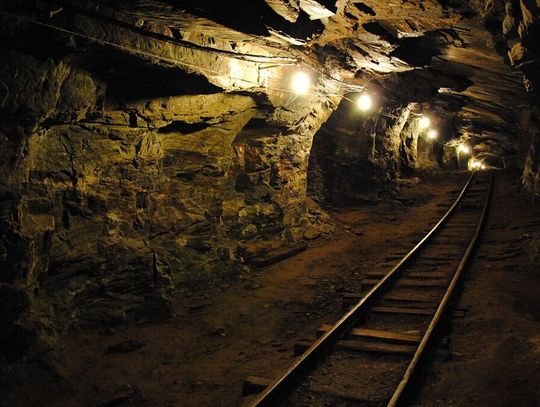 Węgiel znów zyskuje na znaczeniu. Kryzys na Bliskim Wschodzie i drogi gaz spowodowały, że świat wraca do surowca, od którego Europa odchodzi.