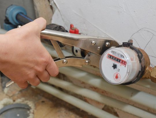 Trwa wymiana wodomierzy. To efekt działania przepisów o efektywności energetycznej.