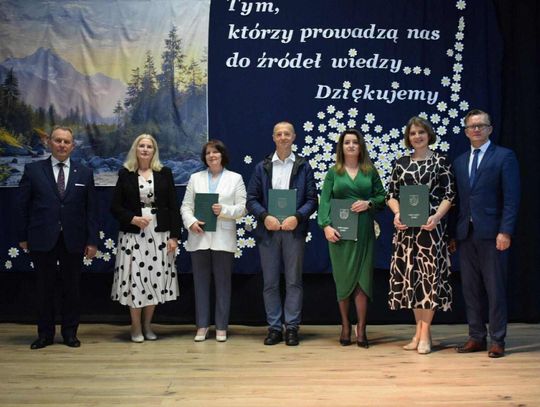Wójt gminy Susiec docenił nauczycieli.