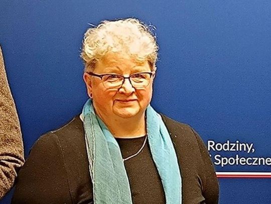 Maria Król jest od 1990 r. przewodniczącą Stowarzyszenia Pomocy Dzieciom Niepełnosprawnym „Krok za krokiem” w Zamościu.