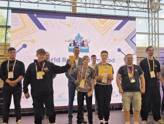Finał Polski World Robot Olympiad 2026, który odbył się 20 maja w Stalowej Woli, przeszedł do historii jako bezprecedensowy sukces młodych konstruktorów z Tomaszowa Lubelskiego.