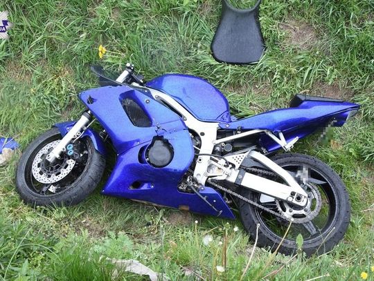 Wypadek motocyklisty w Łukowej. Zderzył się z osobówką
