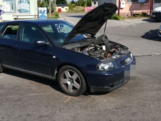 Wypadek w Tarnawatce. Volkswagen zajechał drogę audi