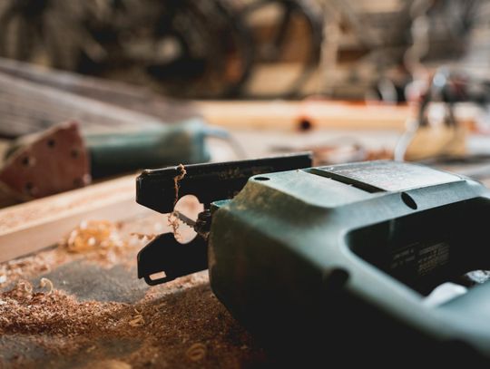 Wyposażenie warsztatu w Media Expert - jak wybrać odpowiednie?