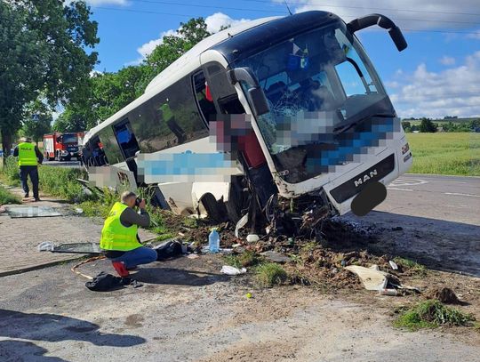 Wypadek autokaru w Zakręciu. Są ranni