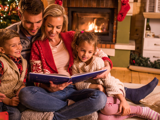 Żabki w Wigilię. Będą czynne, czy zamknięte? Jest odpowiedź Tegoroczna Wigilia po raz pierwszy jest dniem ustawowo wolnym.