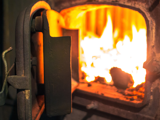 Niebawem wejdzie w życie całkowity zakaz palenia w kopciuchach.