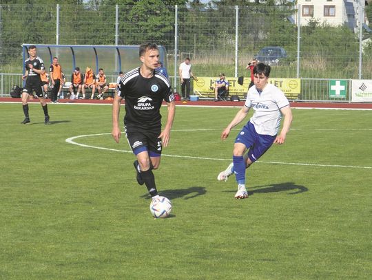 Czwartoligową dyspozycję Łada potwierdziła w niedzielnym meczu z Koroną Łaszczów. Na stadionie OSiR w Biłgoraju drużyna trenera Jarosława Czarnieckiego wygrała 4:1 (3:0).