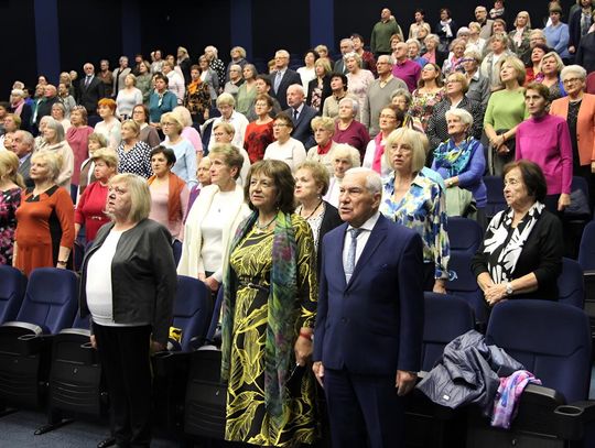 Seniorzy na inauguracji roku akademickiego w Zamościu.
