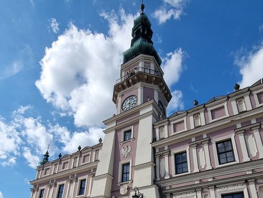 Każdy zamościanin ma prawo oddania online jednego głosu na wybrany projekt osiedlowy i jednego na którąś z 5 propozycji inwestycji ogólnomiejskich.