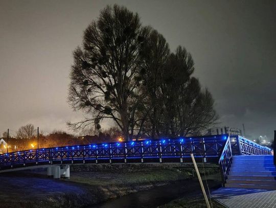 W środę (3 grudnia) odbyło się uroczyste otwarcie nowej kładki pieszo-rowerowej nad rzeką Łabuńką.