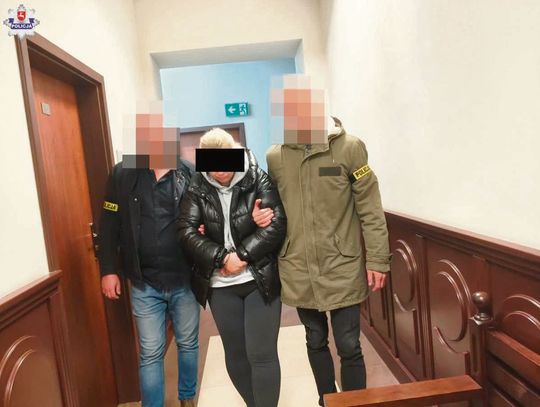 Grupa przestępcza werbowała kobiety w trudnej sytuacji i nakłaniała je do prostytucji. Śledztwo w tej sprawie jest prowadzone pod nadzorem Prokuratury Okręgowej w Zamościu.