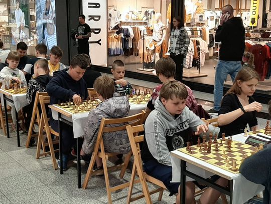 Zamość: Grali w szachy w galerii handlowej