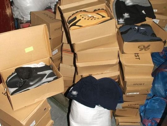 Zamość: Handlowali podróbkami na giełdzie. Dwaj Bułgarzy zatrzymani