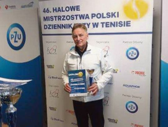 Dwa medale przywiózł do Zamościa Janusz Kawałko z rozegranych pod Warszawą 46. Halowych Mistrzostw Polski Dziennikarzy w Tenisie.