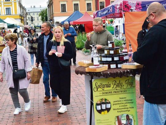 To była 10. edycja Festiwalu Żywności Wolnej od GMO prosto od Polskiego Rolnika. Chętni mogli skorzystać z degustacji lokalnych produktów.
