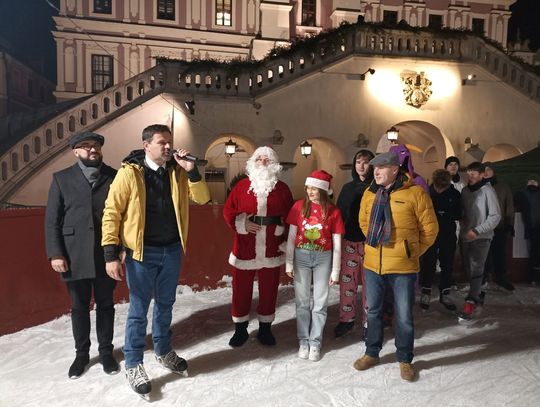6 grudnia otwarto lodowisko w Zamościu.