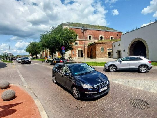 Od poniedziałku 23 czerwca firma STRABAG Sp. z o.o. rozpoczyna roboty remontowe nawierzchni ul. Łukasińskiego w Zamościu.