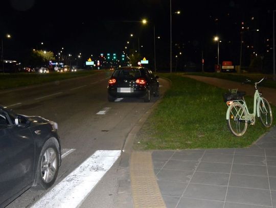 Wypadek z udziałem rowerzystki i kierującej volkswagenem miał miejsce w środę 10 kwietnia po godz. 16, na ulicy Wyszyńskiego w Zamościu.