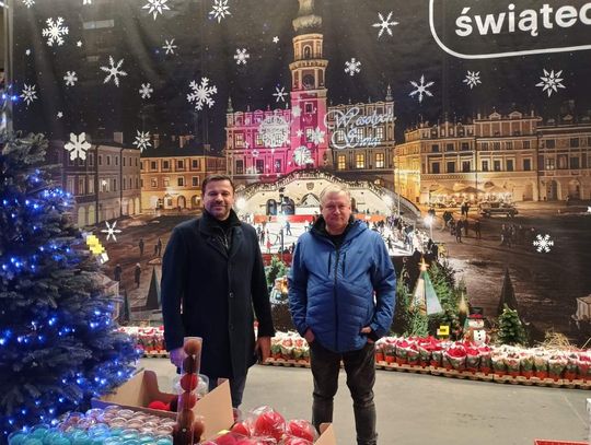 Zamość: Niezwykła ozdoba w Castoramie. Rynek Wielki w świątecznym blasku