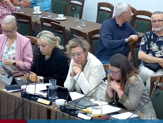 Obywatelski projekt uchwały w sprawie „wyrażenia stanowiska w przedmiocie ewentualnego lokowania na terenie Miasta Zamość imigrantów, którzy nielegalnie przekroczyli granice RP i UE” znalazł się w porządku obrad poniedziałkowej sesji (30 czerwca).