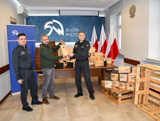 Zamość: Osadzeni zbudowali budki lęgowe i szkielety gniazd dla ptaków